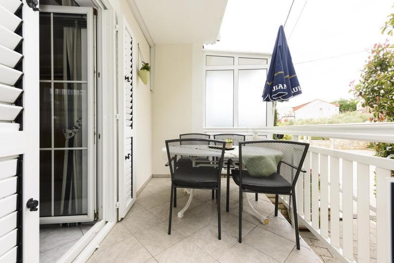 Apartments Luka - Trogir, Marina 150M From The Beach Exterior photo